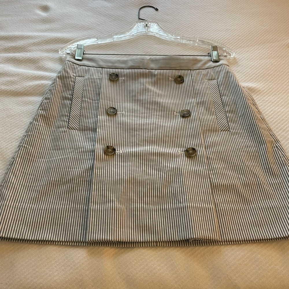 JCrew Seersucker Skirt.  A true classic.  
Never worn.